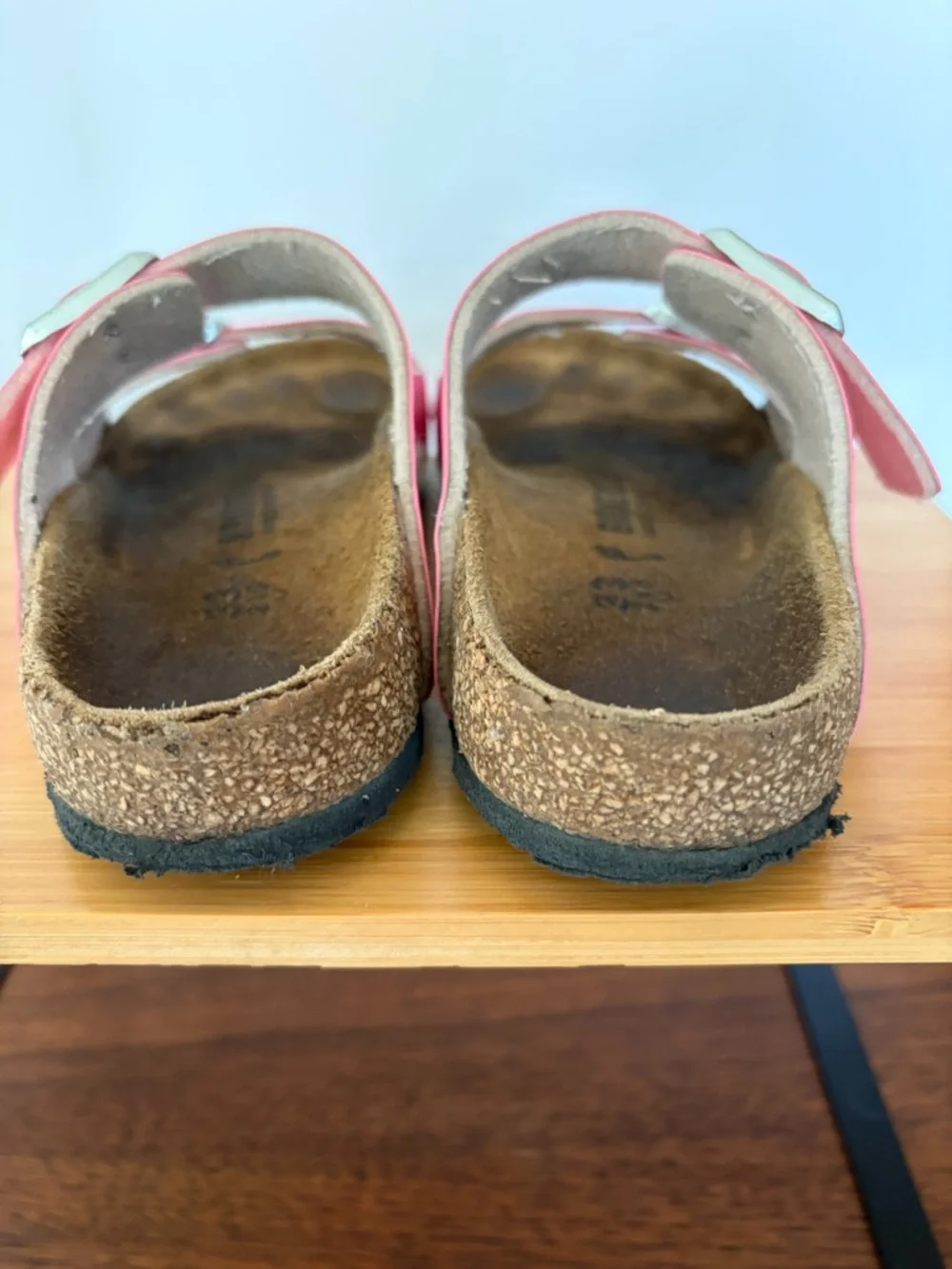 Birkenstock Arizona Two-Strap Sandal Light Pink Silver Buckles Sz 33 Kid’s 2-2.5